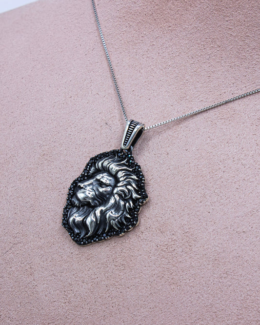 Detailed 925 Sterling Silver Lion Head Pendant with Black Zircon